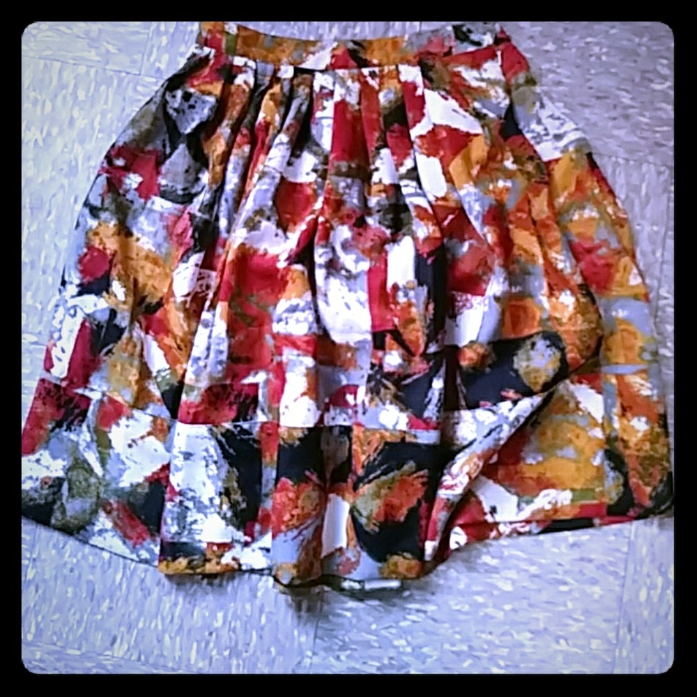 Abstract ptint skirt